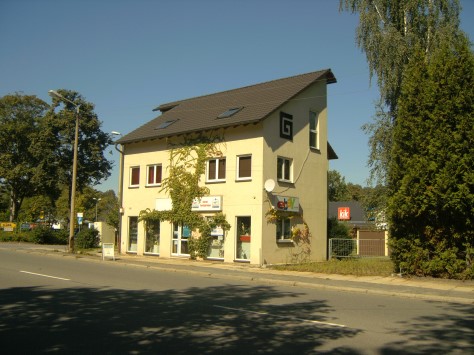 Architekten-und-Ingenieurleistungen-aus-Chemnitz/Bild:Neubau-Geschftshaus-als-mehrgeschossiges-Fertigteilhaus-in-Holz-Skelett/Tafel-Bauweise-Zwickauer-Strae-in-Chemnitz-Sachsen/Fotograf:Dipl.-Ing.-Andreas-Mller